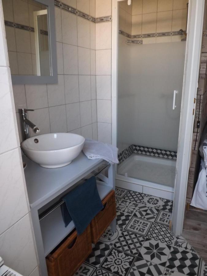 Bed and Breakfast La Girondine Galgon Esterno foto