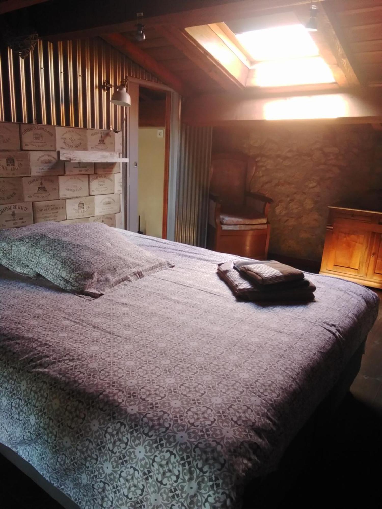 Bed and Breakfast La Girondine Galgon Esterno foto