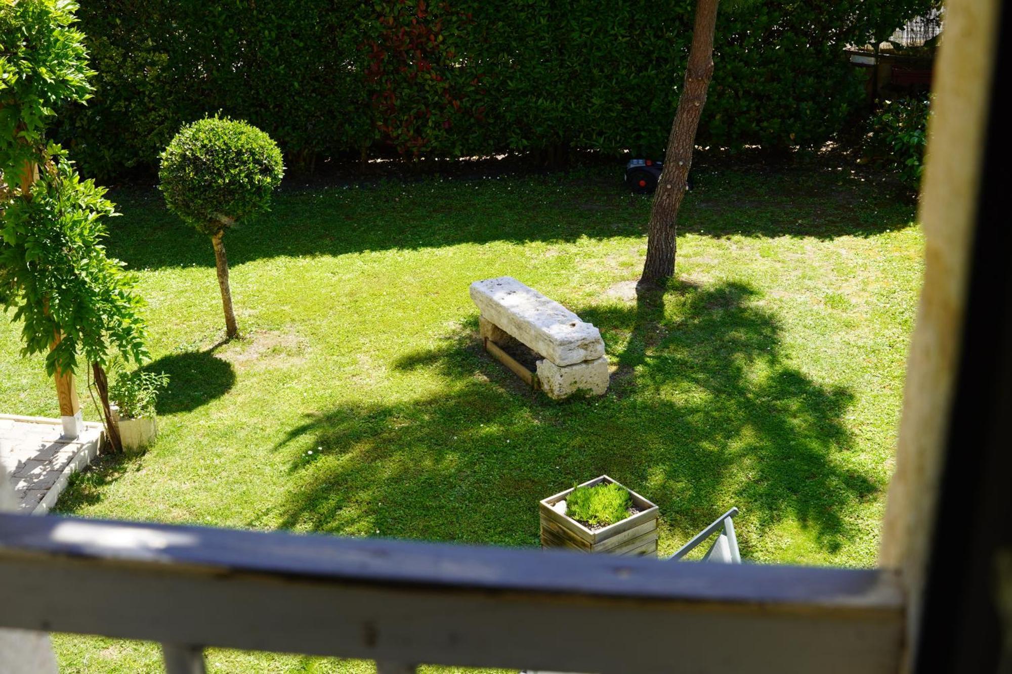 Bed and Breakfast La Girondine Galgon Esterno foto