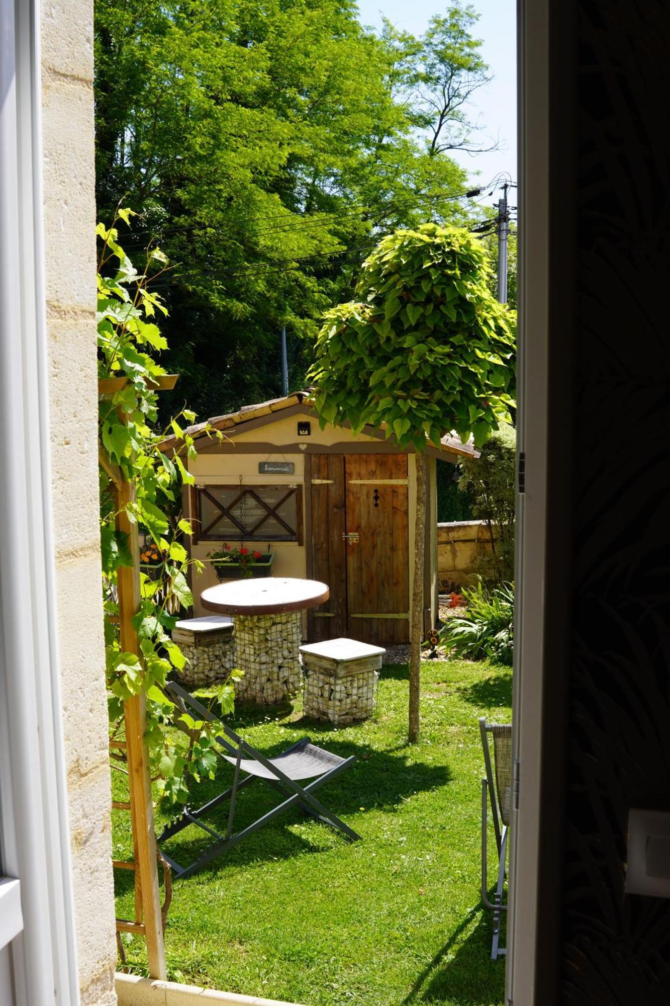 Bed and Breakfast La Girondine Galgon Esterno foto